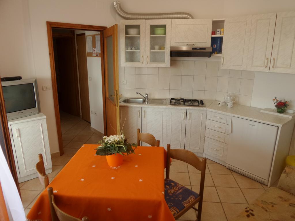 Apartmani Lina ウマグ エクステリア 写真