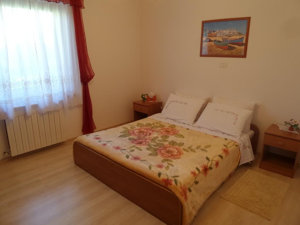 Apartmani Lina ウマグ エクステリア 写真